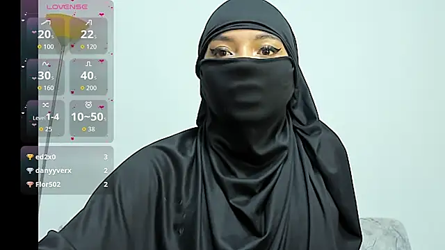 Snapshot of Samira_1 chatting on 05-27-26, 01:57 Samira 1 online show from 05-27-26, 01:57