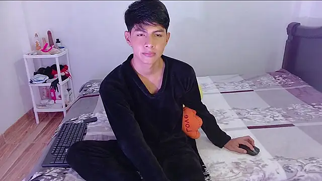 Snapshot of phuwin_bj chatting on 07-09-26, 06:47 phuwin bj online show from 07-09-26, 06:47