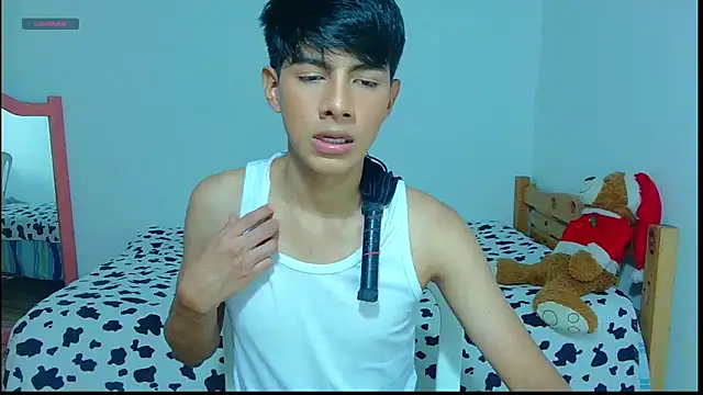 Snapshot of phuwin_bj chatting on 06-15-26, 05:40 phuwin bj online show from 06-15-26, 05:40