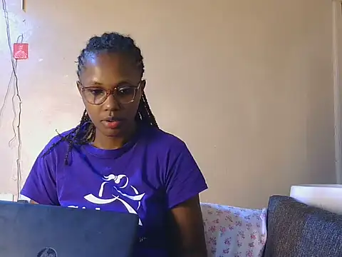 Snapshot of Littlemissbarbie chatting on 05-26-26, 02:31 Littlemissbarbie online show from 05-26-26, 02:31
