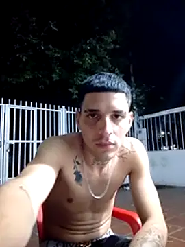 Snapshot of boy_max_latin chatting on 07-15-26, 01:34 boy max latin online show from 07-15-26, 01:34