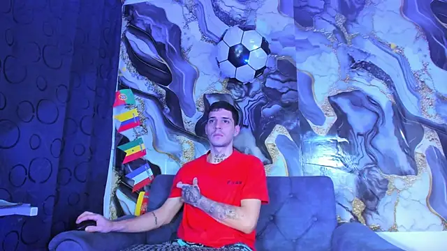 Snapshot of boy_max_latin chatting on 06-25-26, 03:37 boy max latin online show from 06-25-26, 03:37