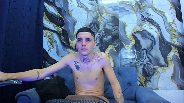 Snapshot of boy_max_latin chatting on 07-08-26, 03:19 boy max latin online show from 07-08-26, 03:19