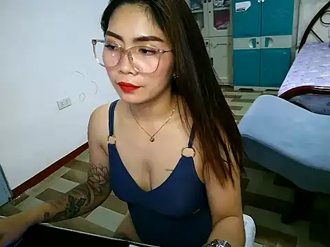 Snapshot of Sexynica chatting on 05-27-26, 01:18 Sexynica online show from 05-27-26, 01:18