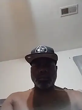 Tremainebigg online show from 05-21-26, 01:30
