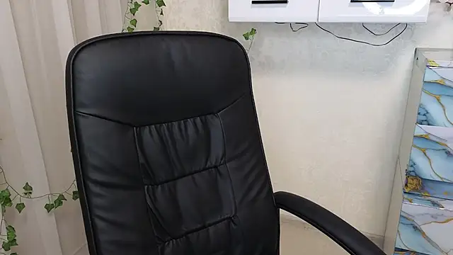 Ulyanixx online show from 05-29-26, 07:42
