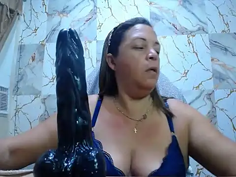 Snapshot of alina_maturee chatting on 05-28-26, 08:22 alina maturee online show from 05-28-26, 08:22