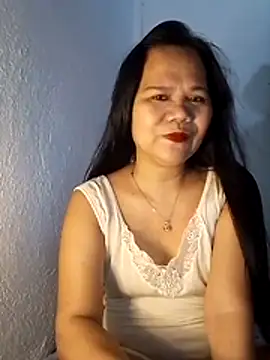 Snapshot of missLiLy07 chatting on 05-22-26, 07:06 missLiLy07 online show from 05-22-26, 07:06