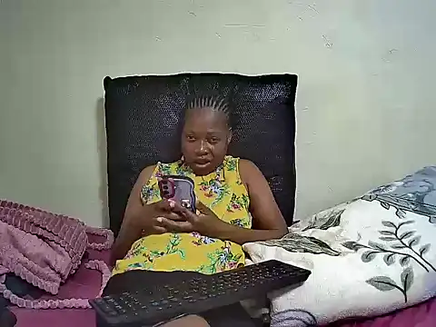 Snapshot of YourGirlTracy chatting on 05-29-26, 03:40 YourGirlTracy online show from 05-29-26, 03:40
