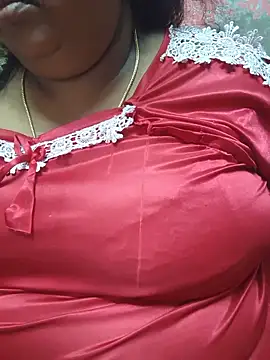 Snapshot of geetha431 chatting on 06-14-26, 06:31 geetha431 online show from 06-14-26, 06:31