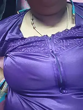 Snapshot of geetha431 chatting on 06-07-26, 06:24 geetha431 online show from 06-07-26, 06:24