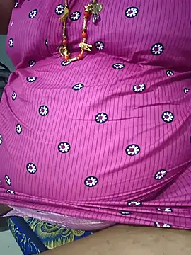 Snapshot of geetha431 chatting on 07-13-26, 05:34 geetha431 online show from 07-13-26, 05:34