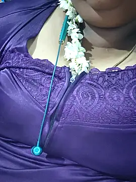 Snapshot of geetha431 chatting on 07-15-26, 05:42 geetha431 online show from 07-15-26, 05:42