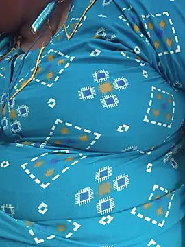 Snapshot of geetha431 chatting on 06-27-26, 11:05 geetha431 online show from 06-27-26, 11:05