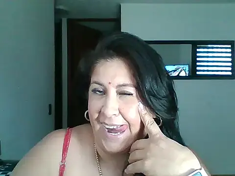 Snapshot of CurvyFireLatina chatting on 06-02-26, 03:23 CurvyFireLatina online show from 06-02-26, 03:23