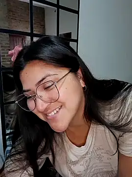 Snapshot of morena95_ chatting on 05-27-26, 02:46 morena95 online show from 05-27-26, 02:46
