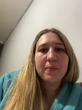 Snapshot of MarieHeartt chatting on 05-27-26, 05:31 MarieHeartt online show from 05-27-26, 05:31