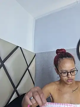 Zoee-Ross online show from 05-27-26, 09:33