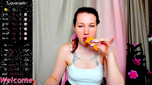 Snapshot of Arya_Curves chatting on 06-11-26, 02:53 Arya Curves online show from 06-11-26, 02:53