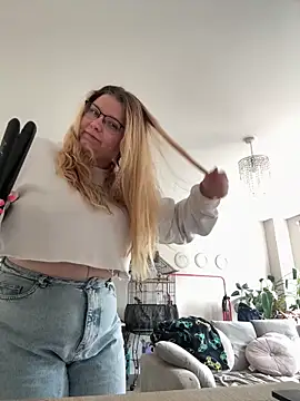 LucieLouBabe online show from 06-15-26, 12:16