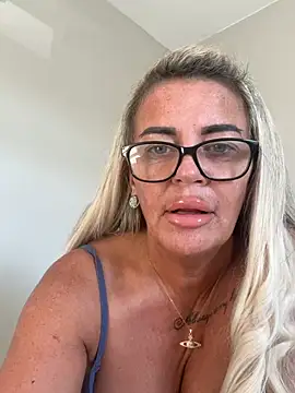 Snapshot of hotmilf66 chatting on 06-06-26, 06:35 hotmilf66 online show from 06-06-26, 06:35