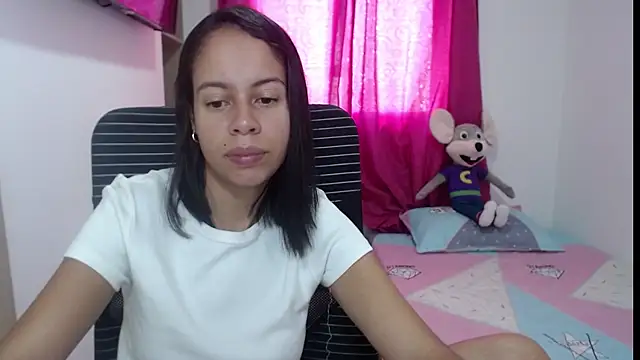 Valeria Santos  online show from 06-30-26, 01:44