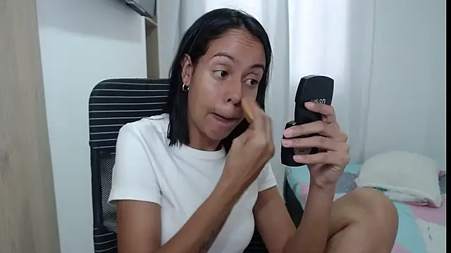 Snapshot of Valeria_Santos_ chatting on 06-02-26, 01:44 Valeria Santos online show from 06-02-26, 01:44