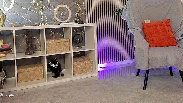 Snapshot of SpicyLeila chatting on 07-13-26, 03:33 SpicyLeila online show from 07-13-26, 03:33