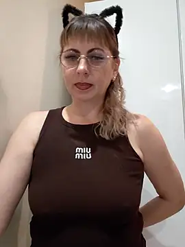 Snapshot of Kitty-MEOWW chatting on 06-28-26, 10:49 Kitty-MEOWW online show from 06-28-26, 10:49