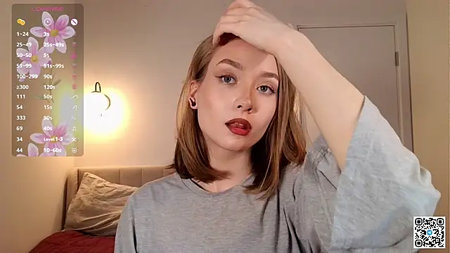 Snapshot of CassieVale chatting on 06-18-26, 11:10 CassieVale online show from 06-18-26, 11:10