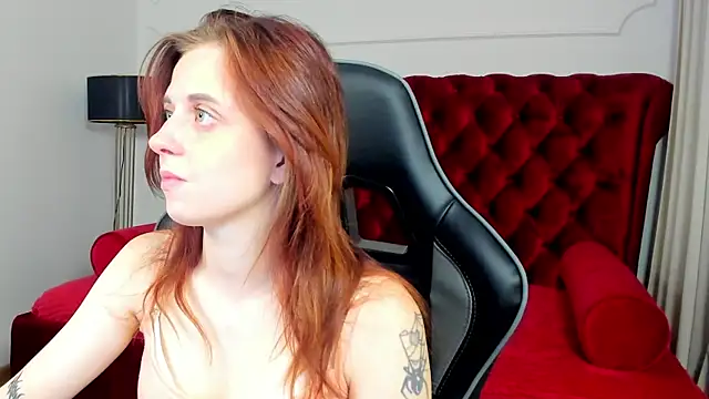 Snapshot of FreyaVeys chatting on 07-12-26, 05:19 FreyaVeys online show from 07-12-26, 05:19