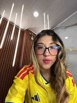 Snapshot of isa_sweet1_ chatting on 06-17-26, 11:20 isa sweet1 online show from 06-17-26, 11:20