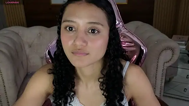 Snapshot of Karol1_s chatting on 06-05-26, 06:52 Karol1 s online show from 06-05-26, 06:52