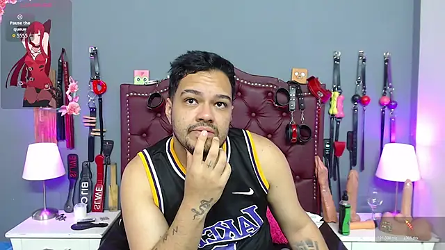 Snapshot of -AlejandroT- chatting on 06-21-26, 02:06 -AlejandroT- online show from 06-21-26, 02:06