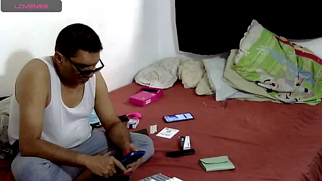 SASSY LOVERS online show from 05-26-26, 09:35