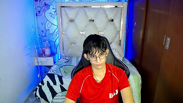 Snapshot of zxvn_n chatting on 06-04-26, 01:16 zxvn n online show from 06-04-26, 01:16