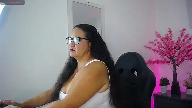 Snapshot of Annie_Carterr_ chatting on 05-27-26, 12:56 Annie Carterr online show from 05-27-26, 12:56