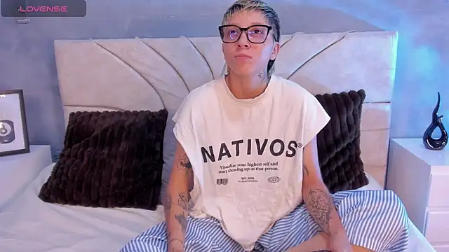 vane grey online show from 06-16-26, 07:25
