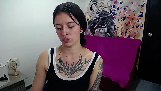 Lucia evans22 online show from 06-09-26, 08:32