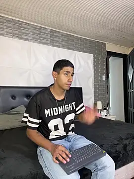 Snapshot of Isaak_Salomee chatting on 06-11-26, 12:35 Isaak Salomee online show from 06-11-26, 12:35