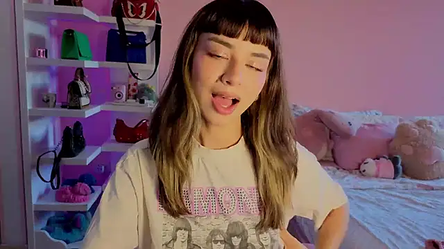 Snapshot of little_rachel_cute chatting on 07-06-26, 11:07 little rachel cute online show from 07-06-26, 11:07