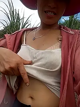 Snapshot of Heryy_xx chatting on 06-18-26, 09:14 Heryy xx online show from 06-18-26, 09:14