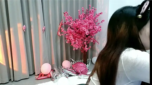 Snapshot of yan-0705 chatting on 06-08-26, 12:06 yan-0705 online show from 06-08-26, 12:06