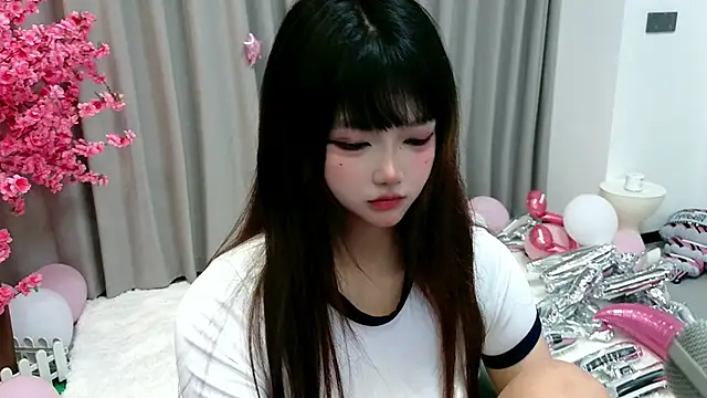 Snapshot of yan-0705 chatting on 06-03-26, 02:33 yan-0705 online show from 06-03-26, 02:33