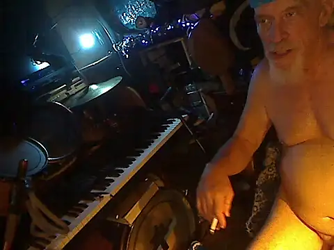 Dreamzluvz2 online show from 07-25-26, 04:53