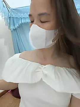 Snapshot of Lye_lovely chatting on 06-19-26, 01:39 Lye lovely online show from 06-19-26, 01:39
