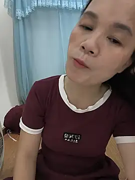 Snapshot of Lye_lovely chatting on 06-24-26, 02:48 Lye lovely online show from 06-24-26, 02:48