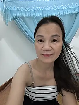 Snapshot of Lye_lovely chatting on 05-30-26, 01:06 Lye lovely online show from 05-30-26, 01:06