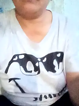 Snapshot of Bong_sexy chatting on 06-18-26, 10:15 Bong sexy online show from 06-18-26, 10:15