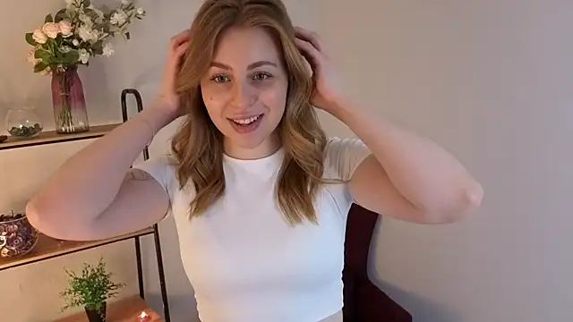 Snapshot of Janet_Jones_ chatting on 06-05-26, 10:32 Janet Jones online show from 06-05-26, 10:32